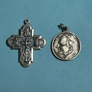 1983 Pope John Paul II w/Vatican rev -Silver Tone Religious Medal + 4 way Cross